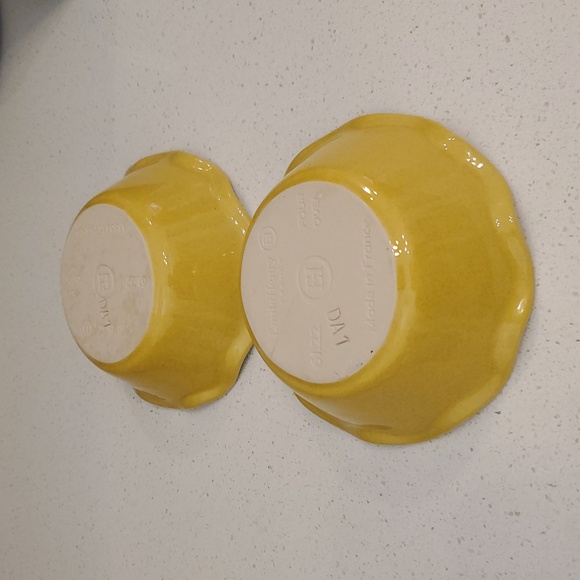 Emile Henry 5 inch Pie Baking Plate Yellow France Set of 2 - Picture 5 of 7